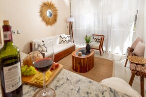 Deluxe Apartment | Living area