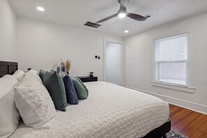 Room - 102 year old Fully Renovated Cabbagetown Home - Steps to Beltline (Atlanta)