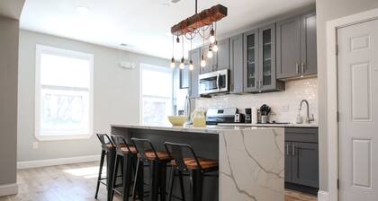 Stunning 5BDR-5BTH Duplex w/Outdoor Space Sleeps16