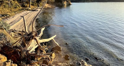 Norfolk Bay Retreat - views over the sea and vines