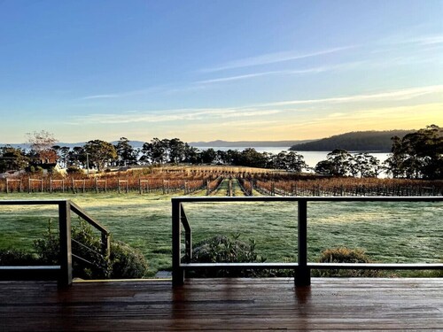 Norfolk Bay Retreat - views over the sea and vines