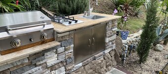 Garden Suite near the Beach and restaurants!