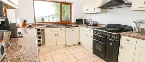 Dishwasher, cookware/dishes/utensils