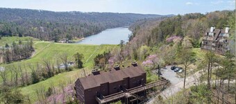 2 Bedroom Condo - Snow Tubing, Ski!