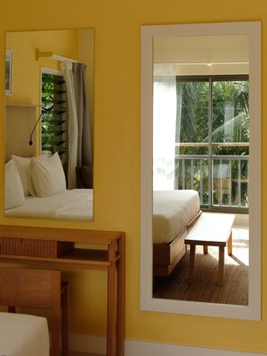 Habitación básica doble | Caja fuerte, wifi gratis, ropa de cama