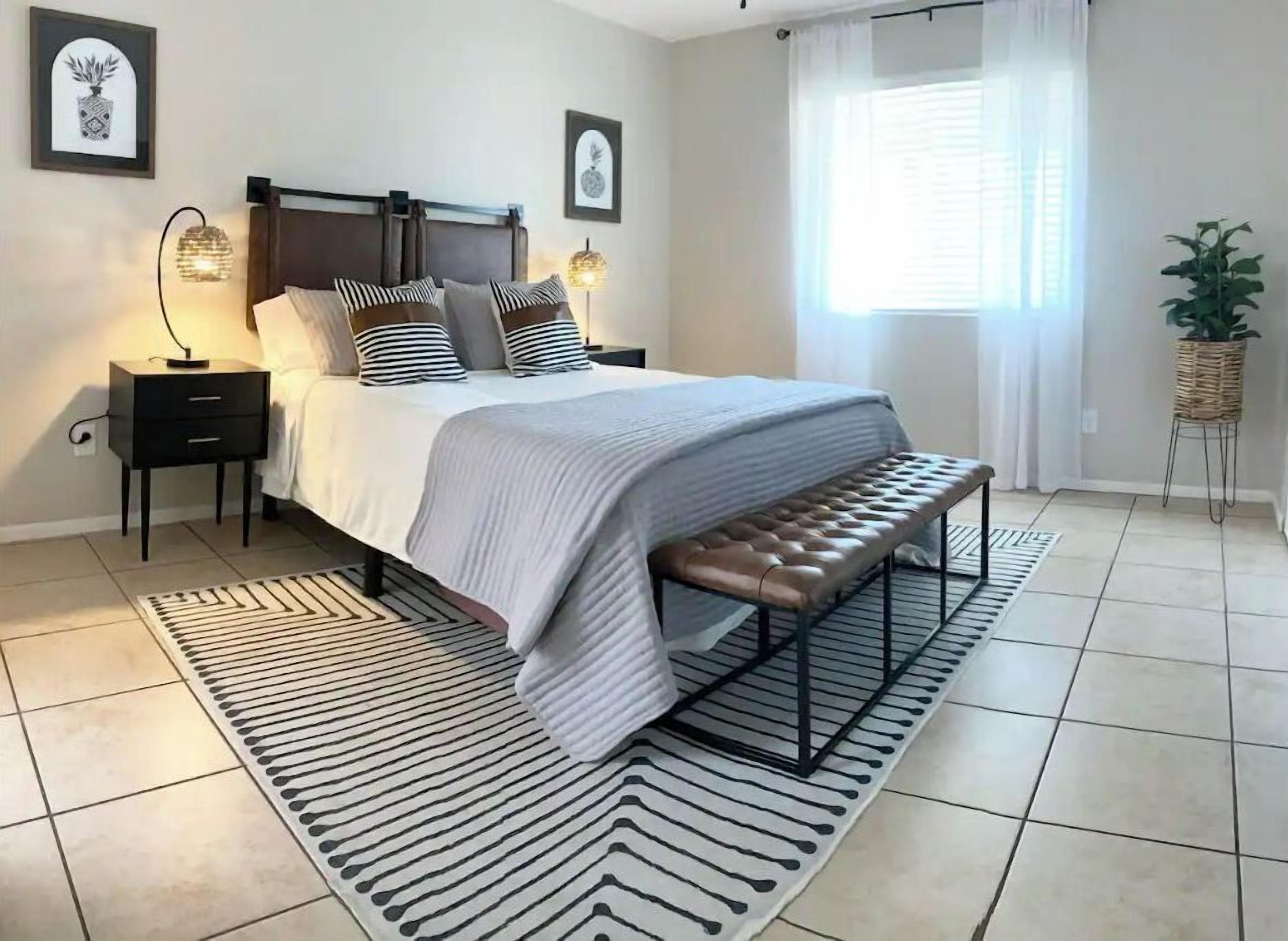 2 bedrooms, desk, iron/ironing board, WiFi (free)