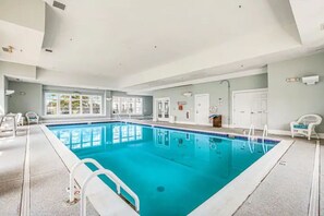 室內泳池、室外泳池