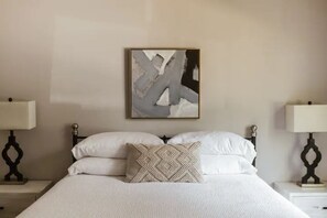 4 bedrooms, desk, iron/ironing board, free WiFi - Spacious 4BR Home I 5 Min to Downtown Athens I Sleeps 8+ (Athens)