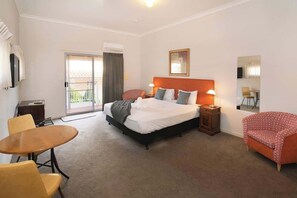 1 chambre, fer et planche à repasser, Wi-Fi, draps fournis