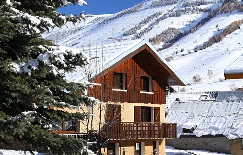 Chalet 15p/7chs, jacuzzi sauna, top emplacement, calme, ménage et linge incl.