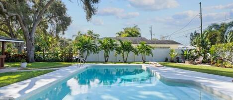 Piscine extérieure, piscine chauffée