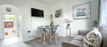 Charming 4-bed House in Chichester