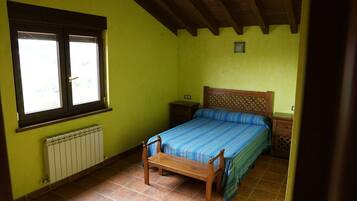 4 bedrooms, bed sheets