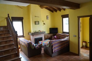 Télévision, cheminée