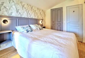 1 chambre, lit parapluie, Wi-Fi gratuit, draps fournis