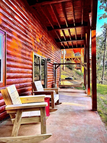 **Amazing Mountain Views at the 2-Story Highland Hideaway**