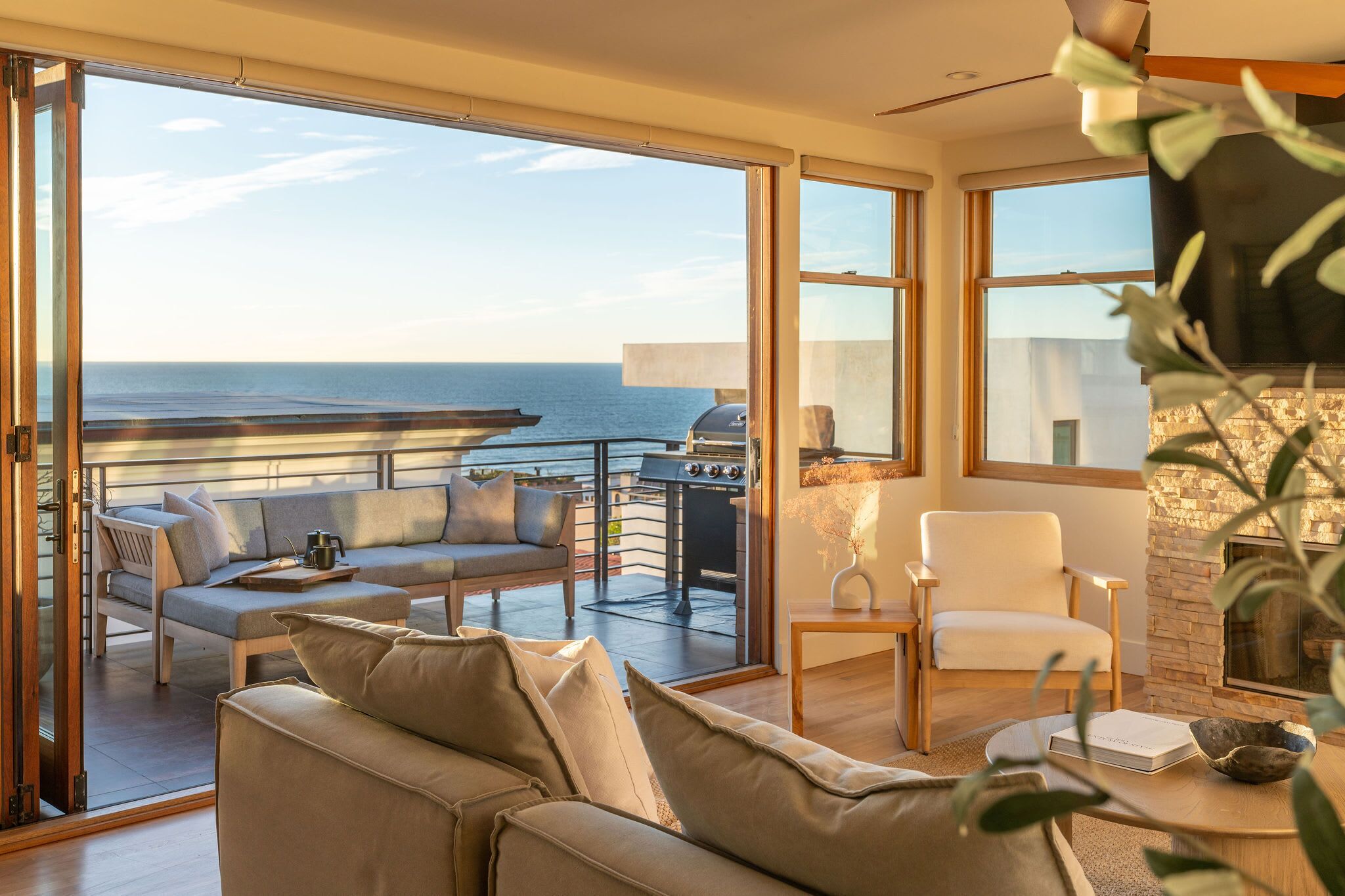 Oceanview Lux Home|  Steps to Beach | 3 King Beds