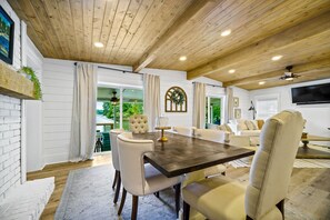 Dining - Canary Cottage Lakehouse on Jackson Lake (Mansfield)