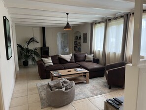 Smart TV, DVD player, foosball, table tennis