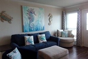 TV - Sassy Seahorse - FRONT ROW - Beach Views 8 Guests (Galveston)