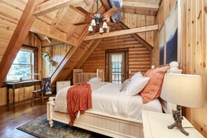 4 Schlafzimmer, Zimmersafe, Schreibtisch, Bügeleisen/Bügelbrett
