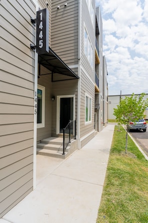 Stylish single-family home with a flat roof and entrance.