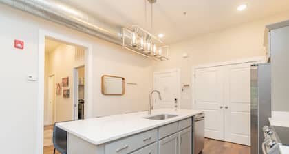 New Airy 2 bd Condo in Vibrant Southside Area