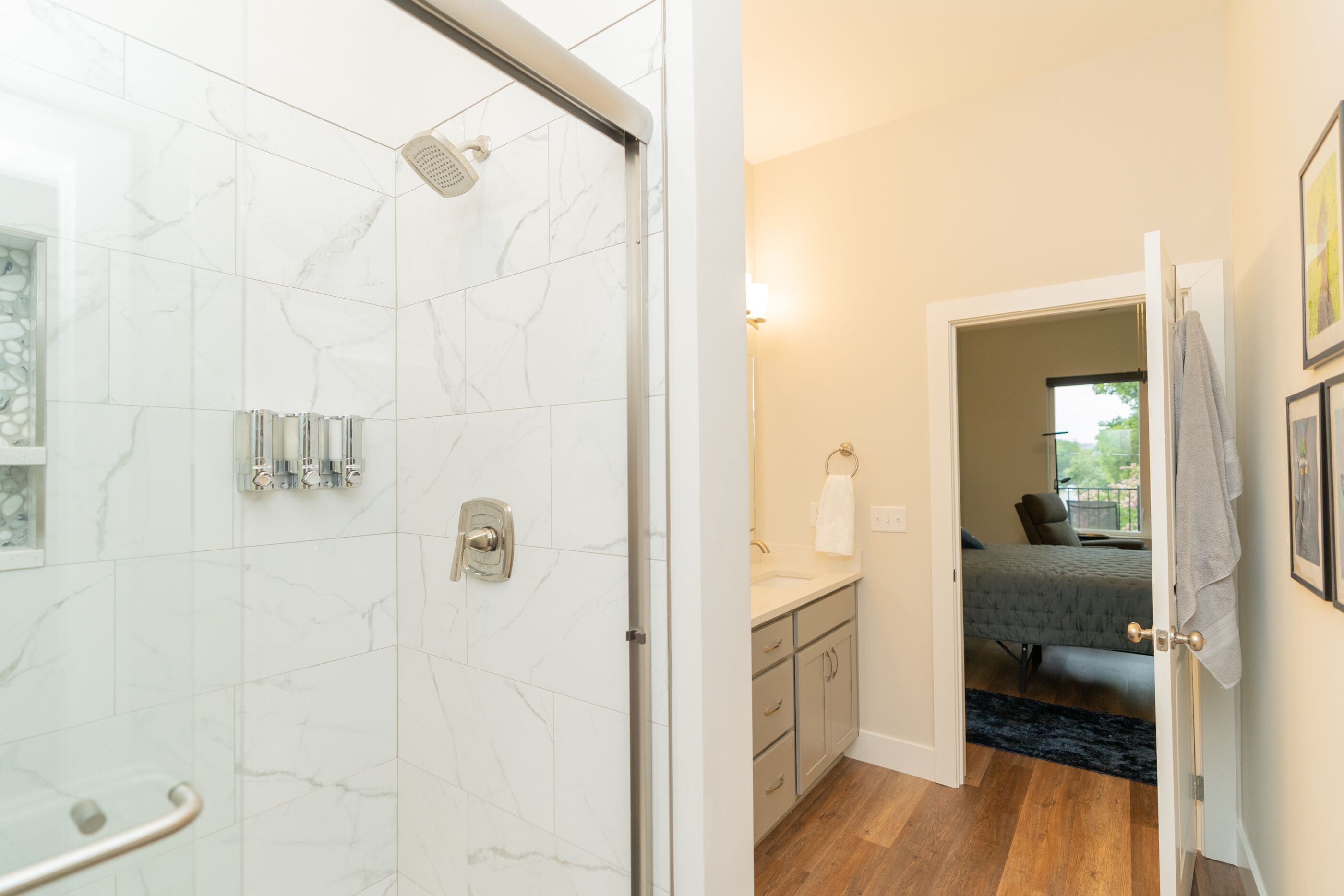 Combined shower/tub, towels, soap, shampoo