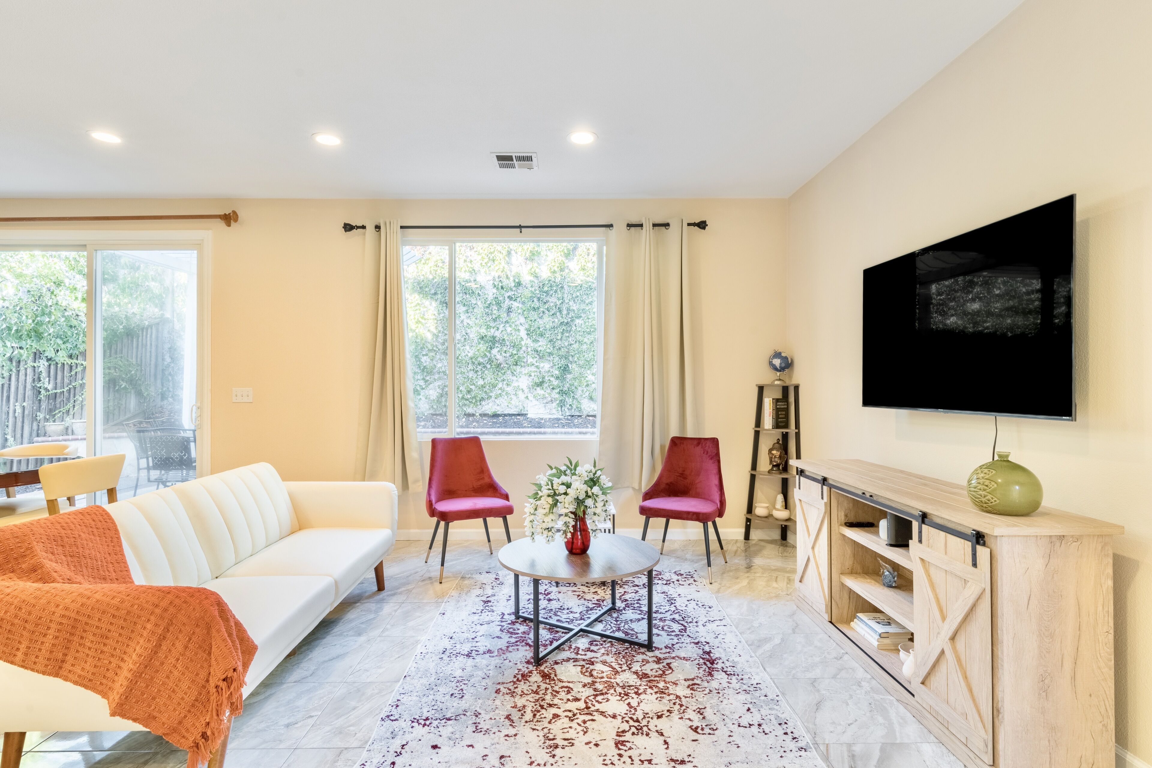 Luxe Private Getaway Near Coyote Hills Park!