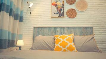 1 Schlafzimmer, Zimmersafe, Schreibtisch, Bügeleisen/Bügelbrett