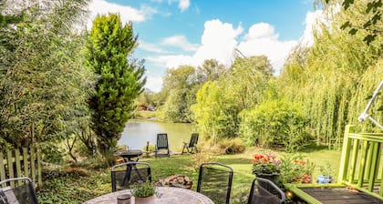 Lakeside Lodge Retreat