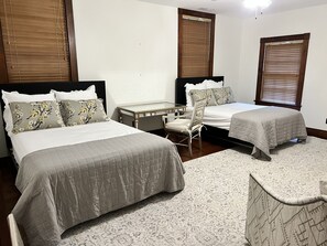 Room - 7BR Scenic Luxury Getaway on 60Acres with 2 ponds, firepit, and more! (Conyers)