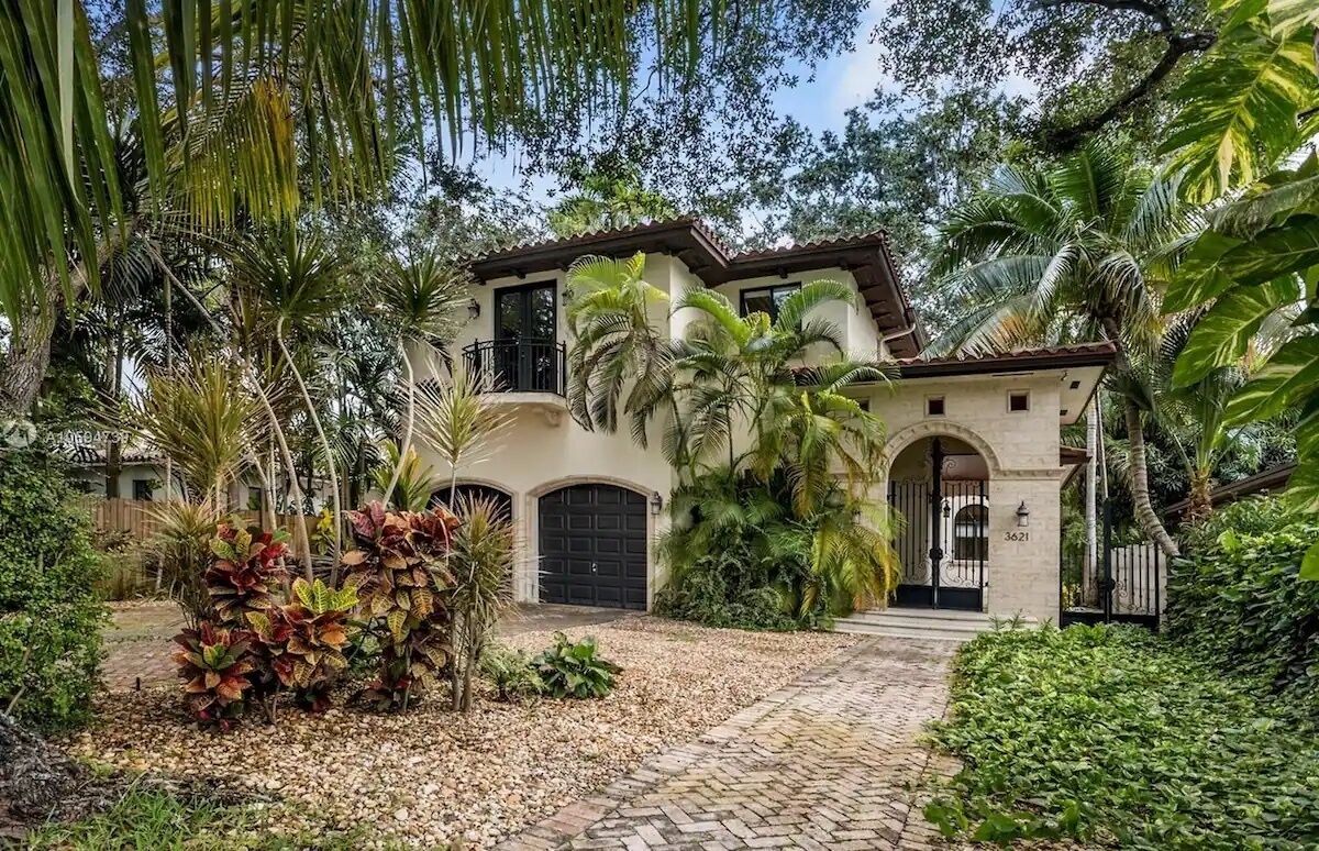Casa Le Jeune Luxury Villa in Coconut Grove