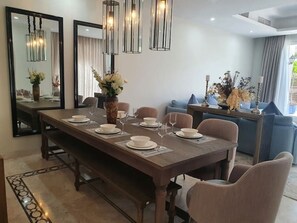Dining - Rare Gem - 5 BHK Villa @ Taj-Grandeur, Palm Jumeirah (DUBAI)