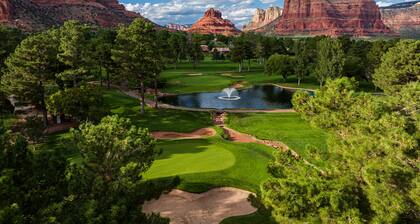 Sedona Gecko Retreat: A luxurious 4-bed home in Village of Oak Creek with stunning red rock views.
