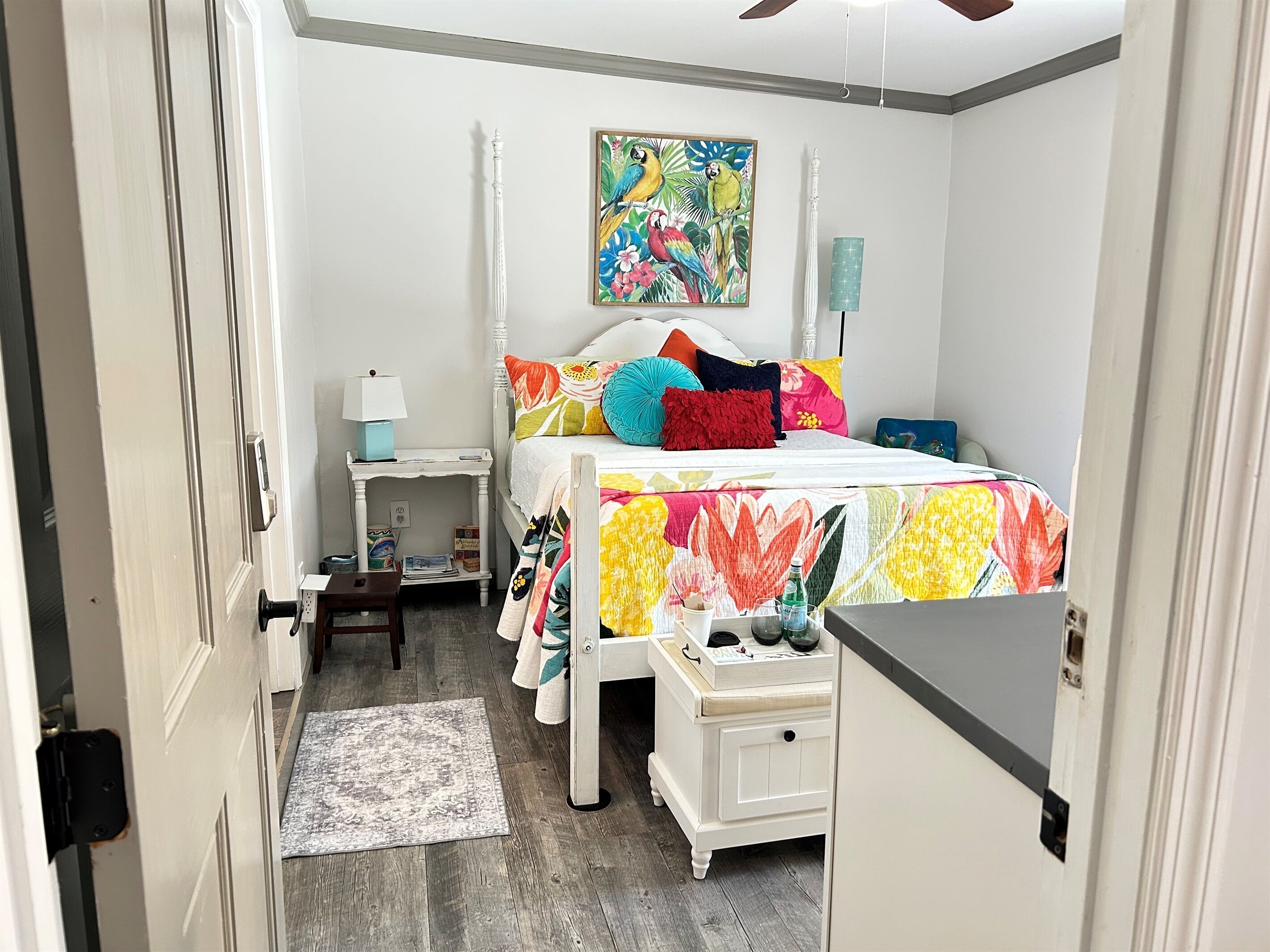 1 habitación, tabla de planchar con plancha, wifi gratis y ropa de cama 