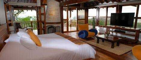 豪華套房 | 羽絨被、迷你吧、客房內保險箱、遮光布/窗簾