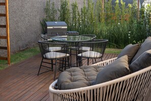 Romantik-bungalow - boblebad - udsigt til have | Terrasse/gårdhave