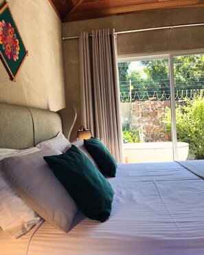 Design House, Hot Tub, Garden View