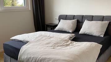 1 bedroom, free WiFi, bed sheets