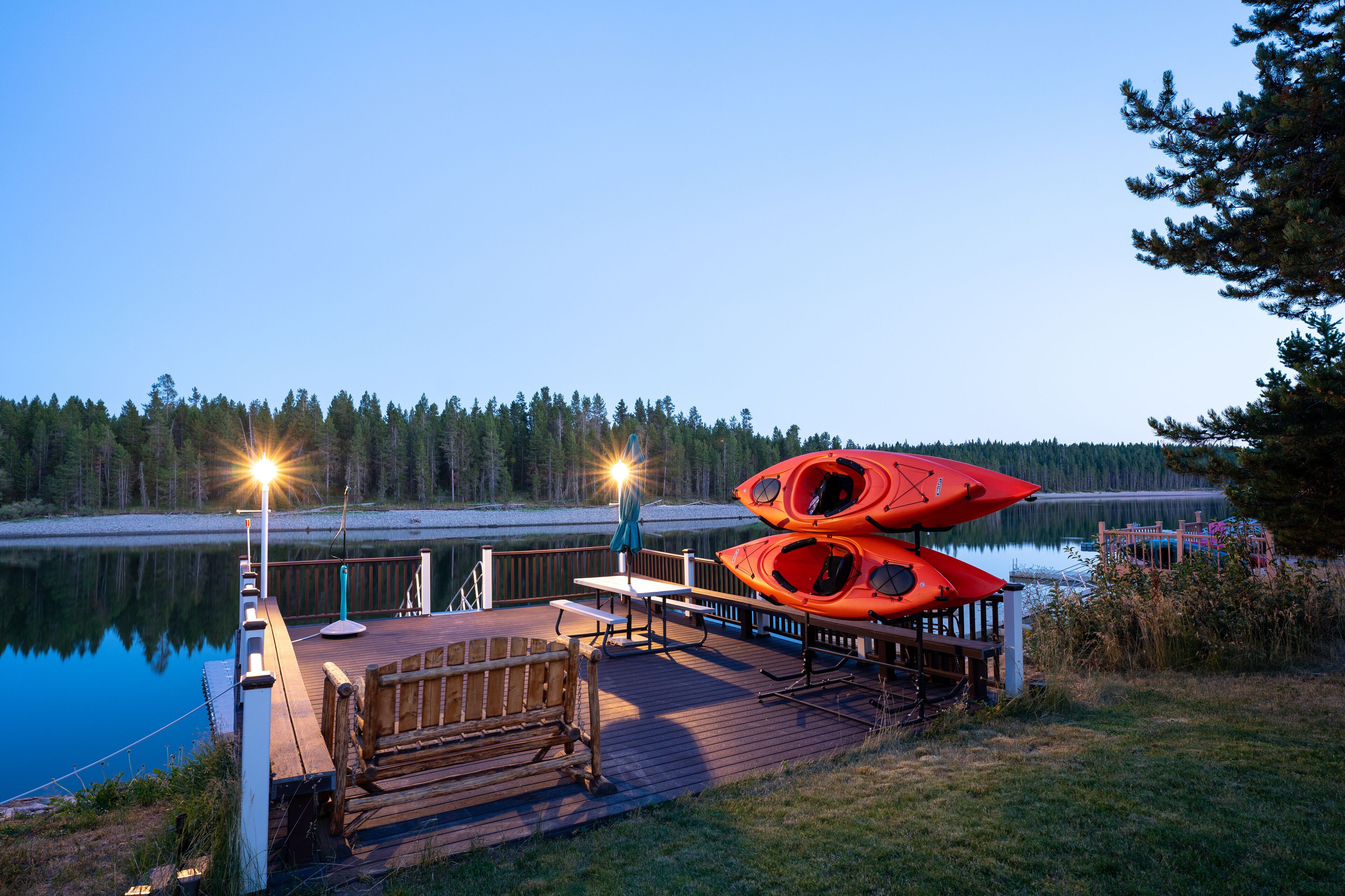 Waterfront Large Group Cabin w Dock