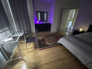 2 habitaciones, tabla de planchar con plancha y wifi gratis 