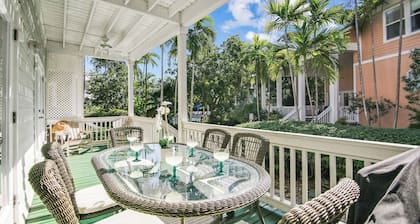 Coral Palm by Avantstay Key West Walkable Gated Community & Shared Pool