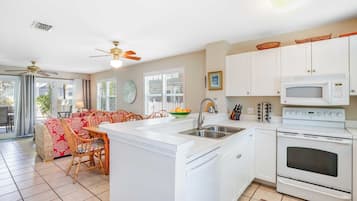 House (2 Bedrooms) | Interior