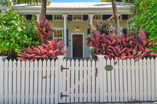 House (3 Bedrooms) | Interior - Easy Livin' by Avantstay Key West Home w/ Pool & BBQ Week Long Stays Only (Key West)