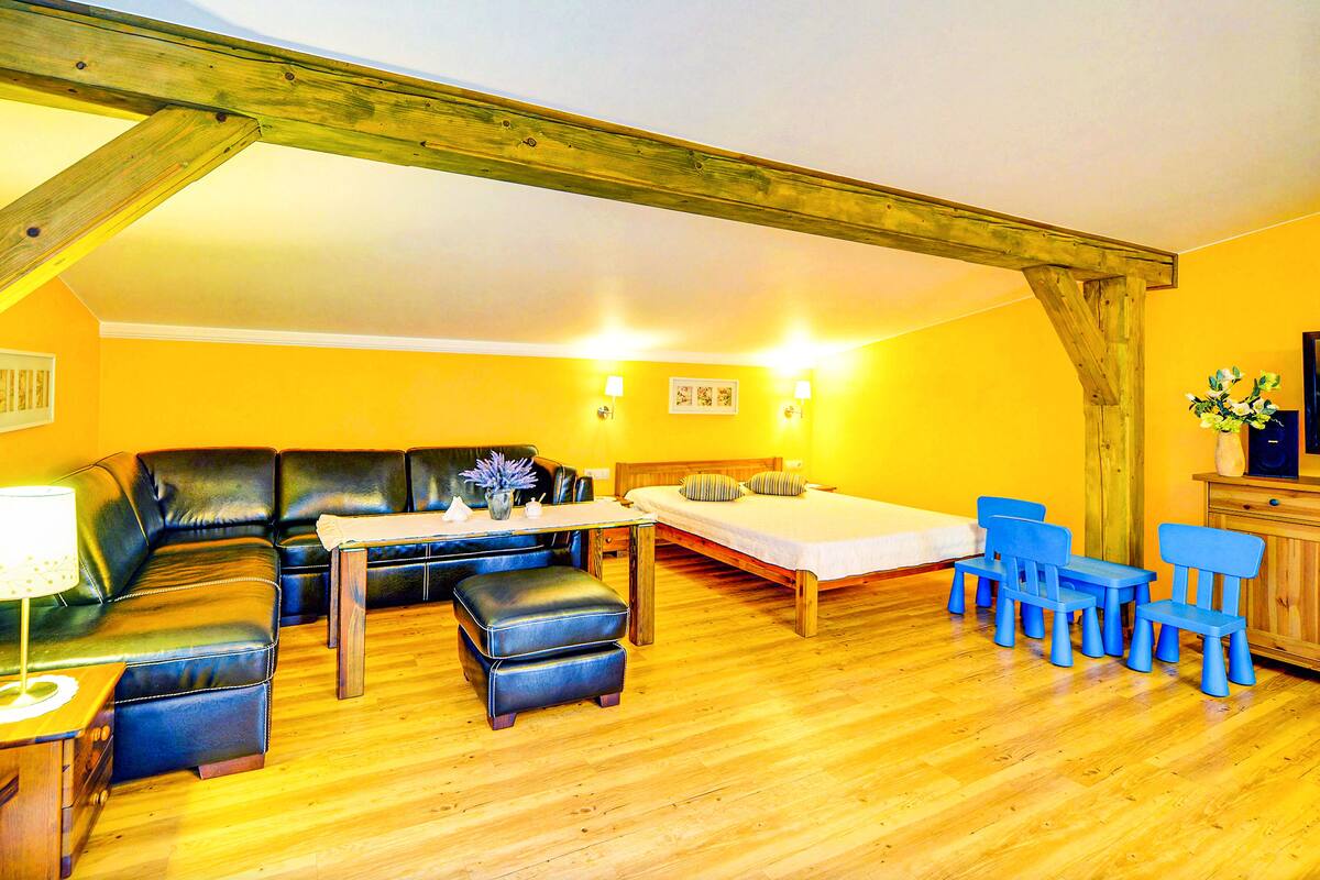 Premium bedding, down duvets, travel cot, free WiFi