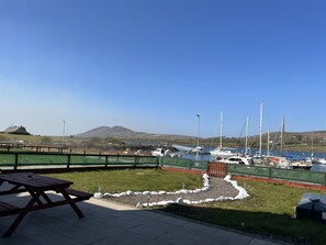 Outdoor dining - Picturesque Riverside Home (Cahersiveen)