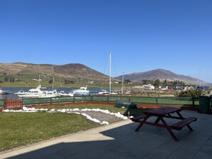 Outdoor dining - Picturesque Riverside Home (Cahersiveen)
