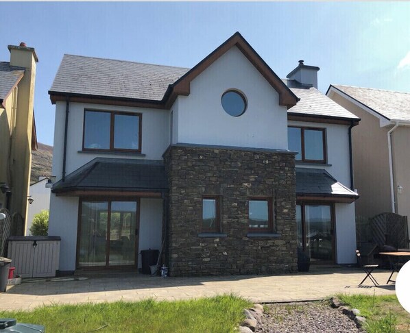 Exterior - Picturesque Riverside Home (Cahersiveen)