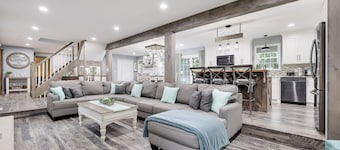 LUXURY Simply Serene: ESCAPE ROOM/Wild West City/Sauna/Spa/Golf/Pool/on 4 ACRES